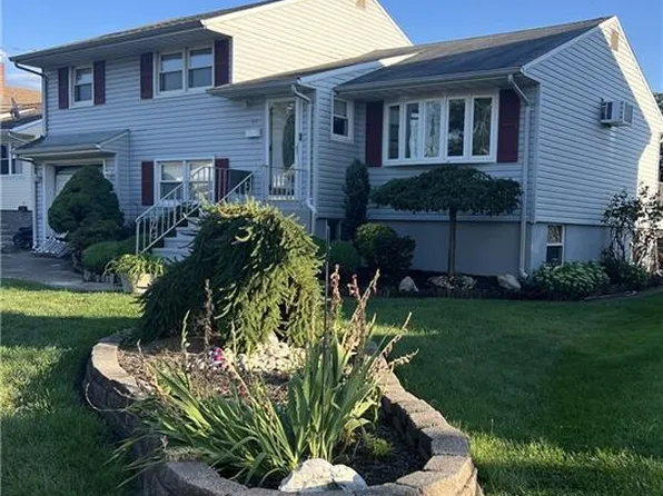27 Bernath St, Carteret, NJ 07008