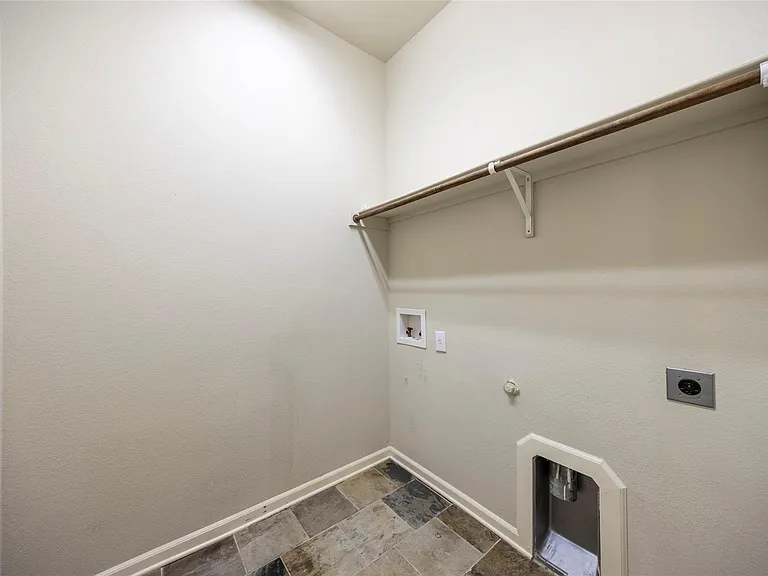 1217 Naples Dr — Photo 22