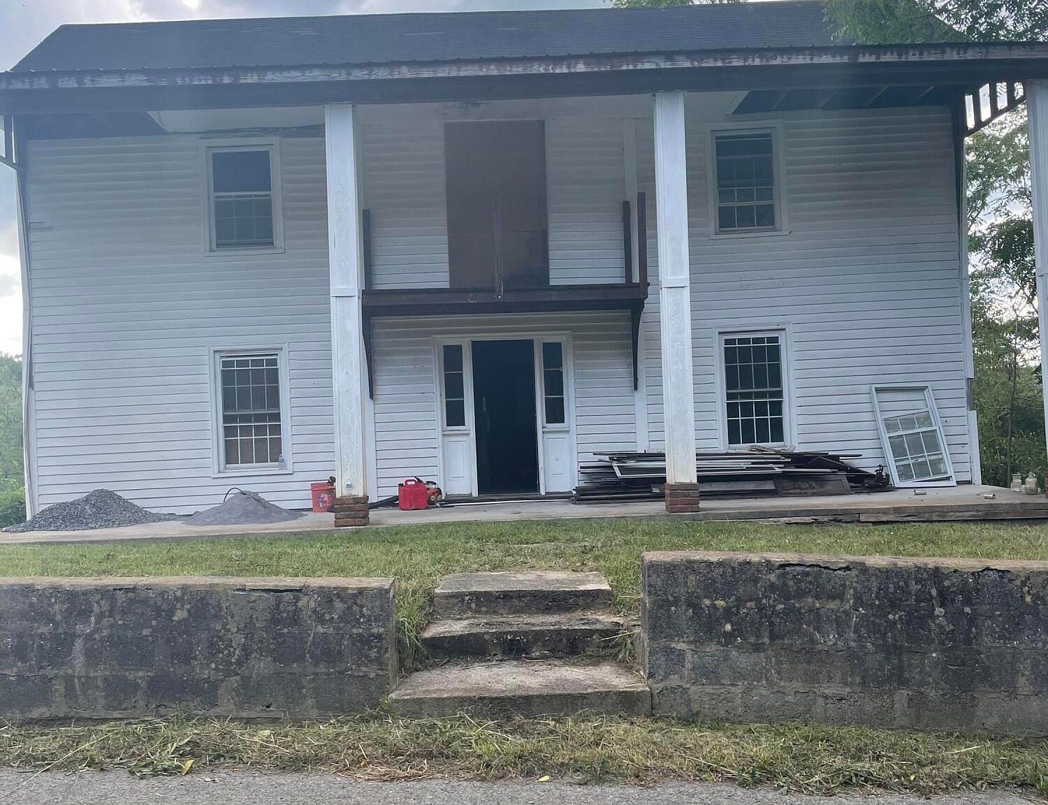 477 Red Oak Ridge Rd, Castlewood, VA 24224 MLS 9956984 Zillow