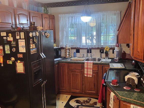 4th image of 905 W 30th St S