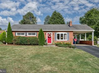 2009 Pine View Dr, York, PA 17408