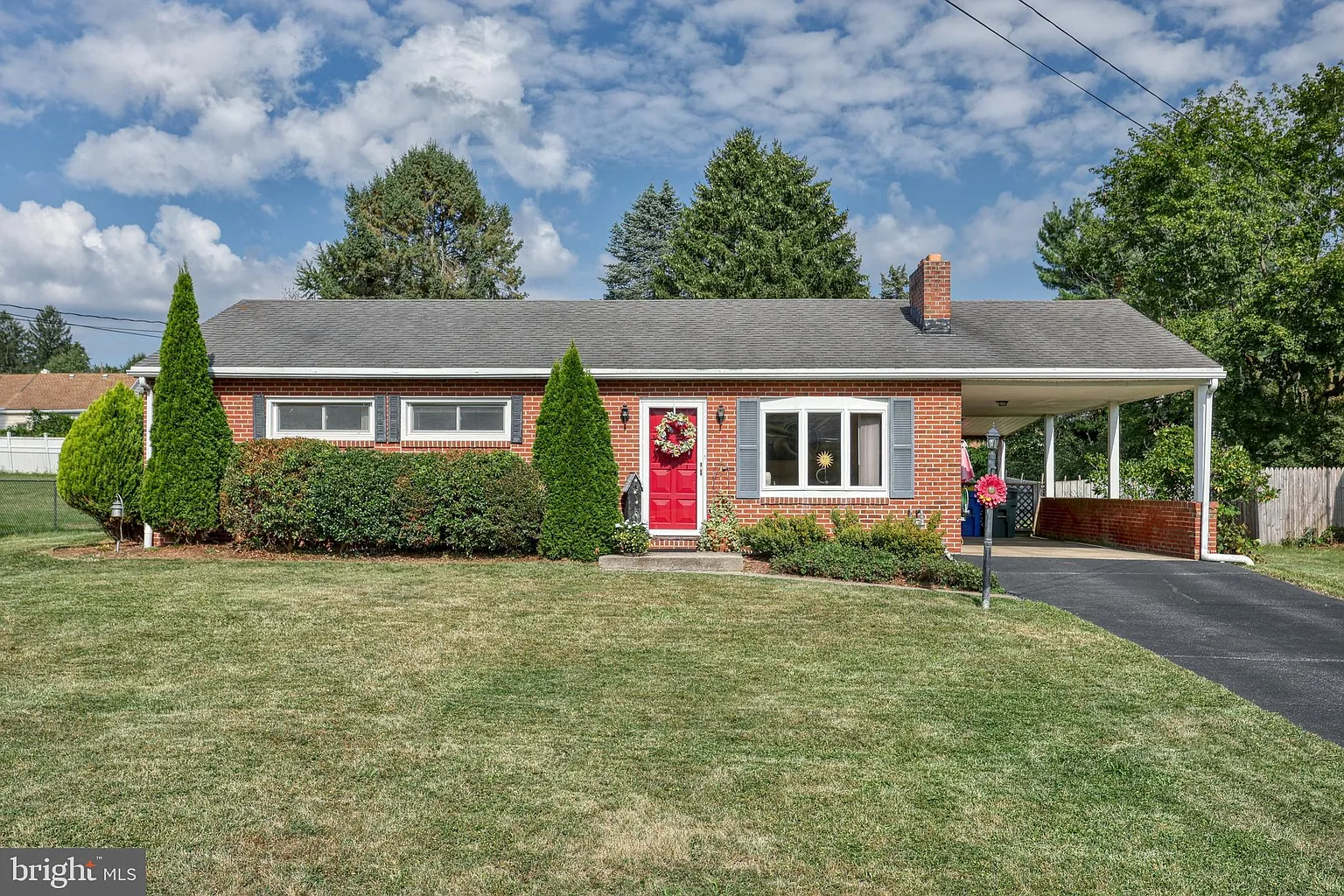 2009 Pine View Dr photo 1