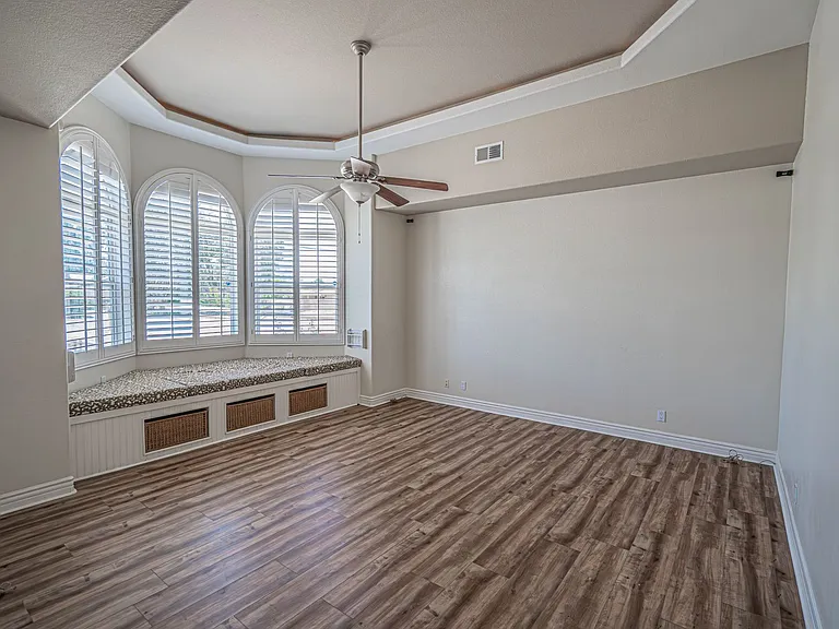 42704 23rd St W — Photo 2