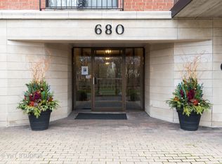680 Green Bay Rd APT 306, Winnetka, IL 60093