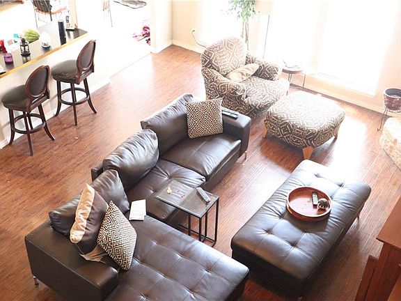 2nd image of 321 Laurel Springs Dr