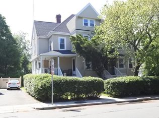 448 Pleasant St APT 1, Melrose, MA 02176