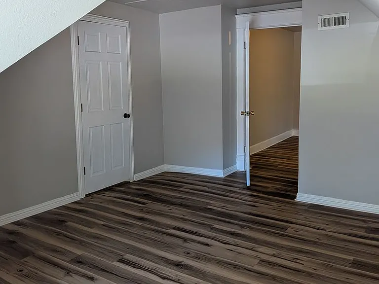 609 Jefferson St — Photo 13