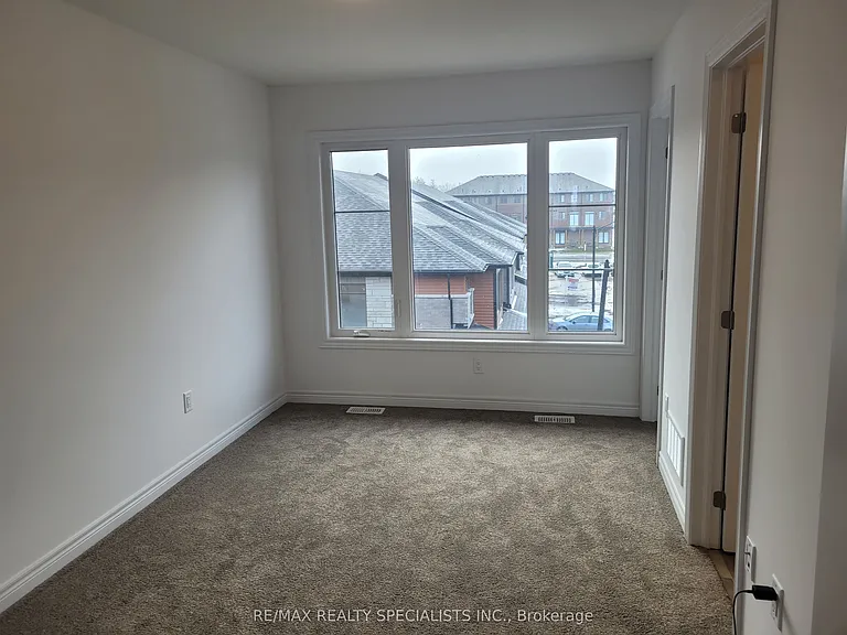 120 Court Dr #4 — Photo 12