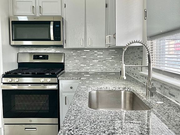 5th image of 518 Washtenaw Ave #2