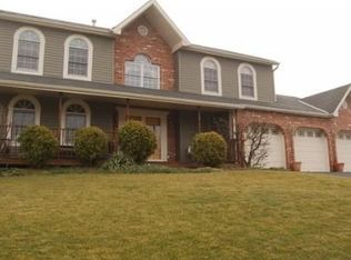 146 Woodbine Dr, Cranberry Twp, PA 16066