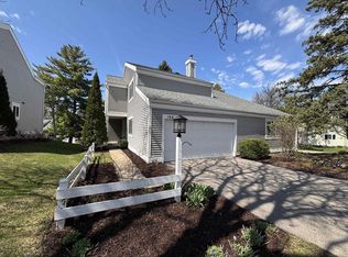 104 Pine Ridge Trl, Madison, WI 53717