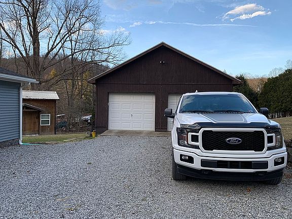2 stall garage w/attic 24x24