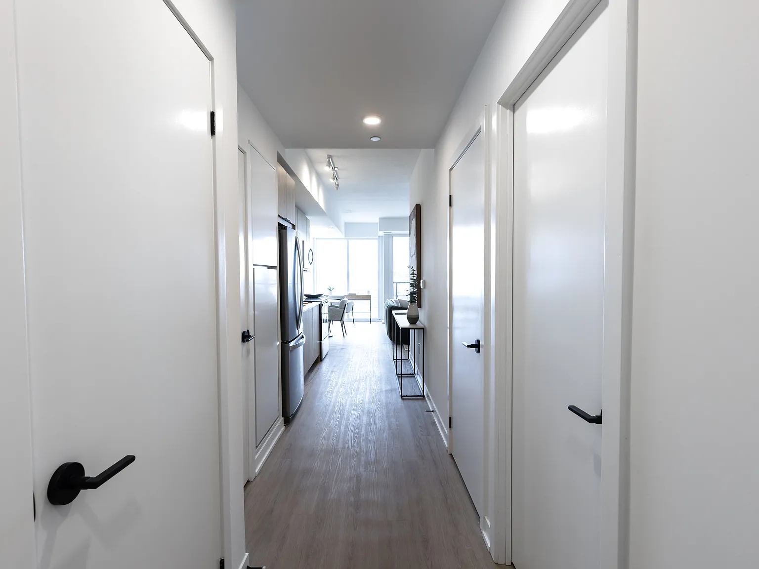 17645 Yonge St — Photo 3