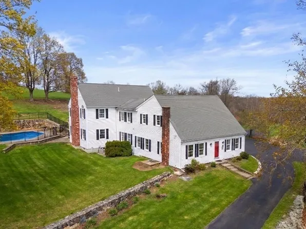 63 Uxbridge Rd, Sutton, MA 01590