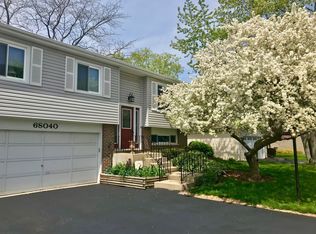 6S040 Park Meadow Dr, Naperville, IL