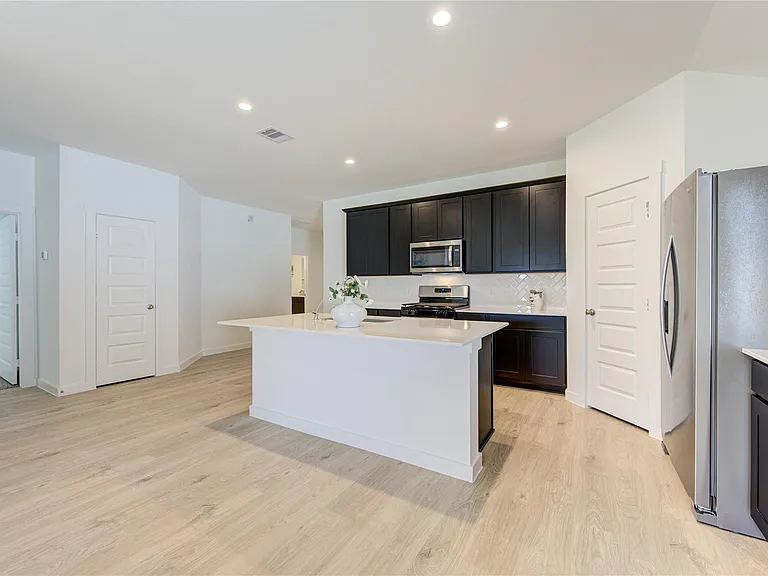 8038 Tropea Dr — Photo 13