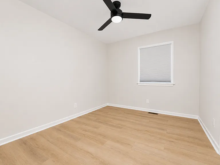 2117 Sierra Dr — Photo 18