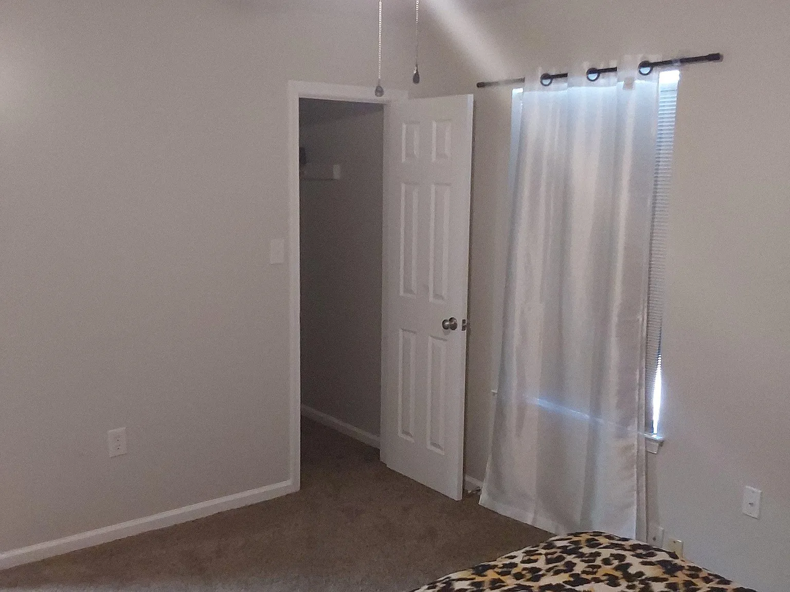 4 bed, 2.5 bath, 2038 sqft, $975 — Photo 4