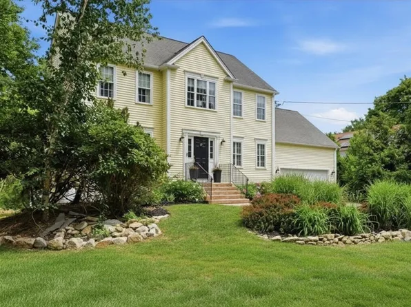 37 Sylvia St, Fairhaven, MA 02719