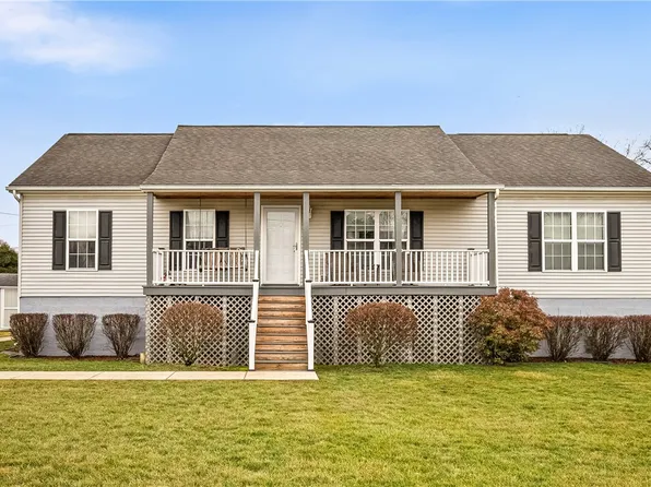104 Cat Tail Ln, Mount Pleasant, PA 15666