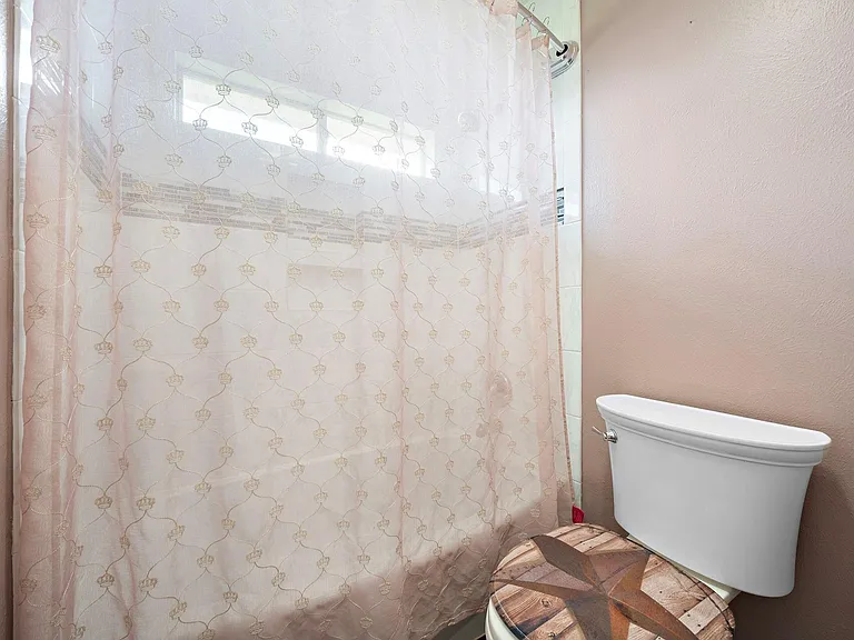 815 Arlington Ln — Photo 24