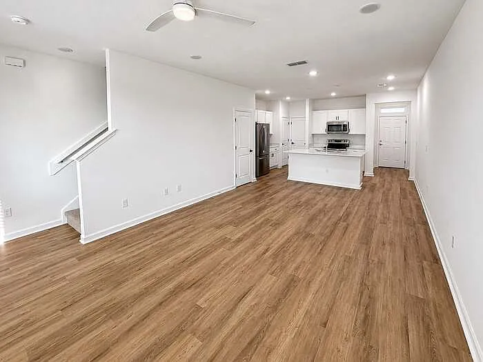 8668 Elmo Rd — Photo 7