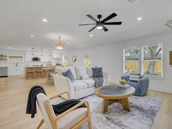 5822 Birchmont Dr, Houston, TX 77092