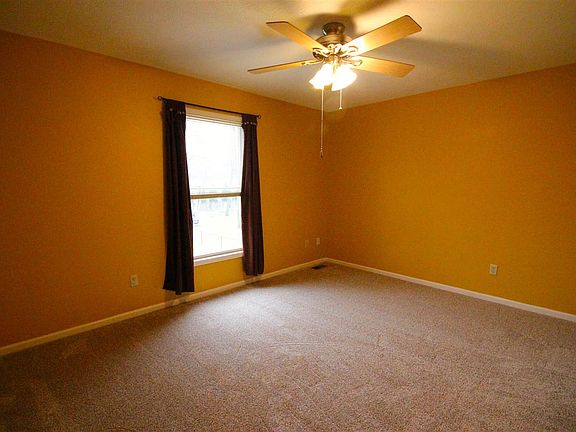 5th image of 53668 Woodvale Dr