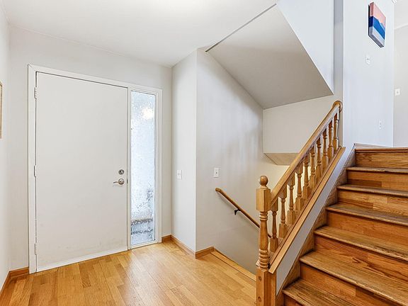 5th image of 8556 Hiawatha Ave