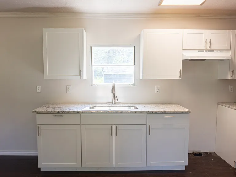 4210 W Sutton Dr — Photo 5