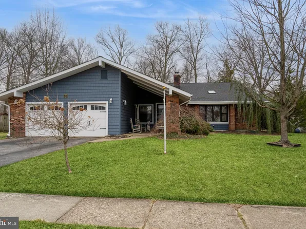 15 Overington Ave, Marlton, NJ 08053