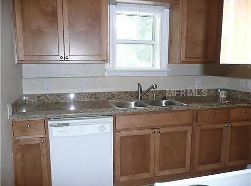 3rd image of 7800 Rose Ave