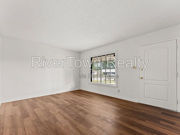 3rd image of 1310 Winfield Ave