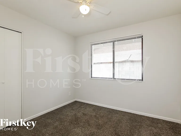 10843 N 45th Ave — Photo 15