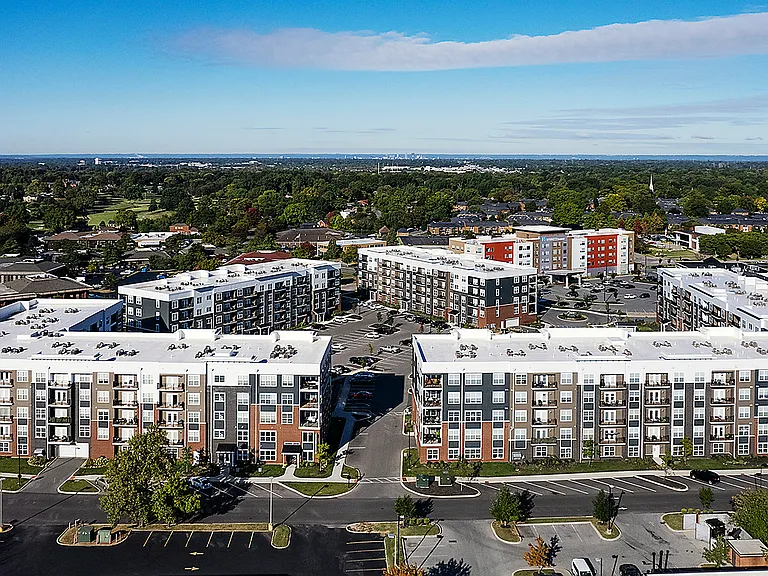 Rialto Hurstbourne — Photo 28
