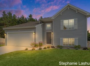 1205 Pinewood Dr, Greenville, MI 48838