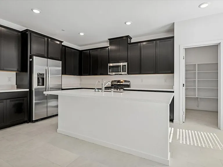 311 Mount Tyndall St — Photo 18