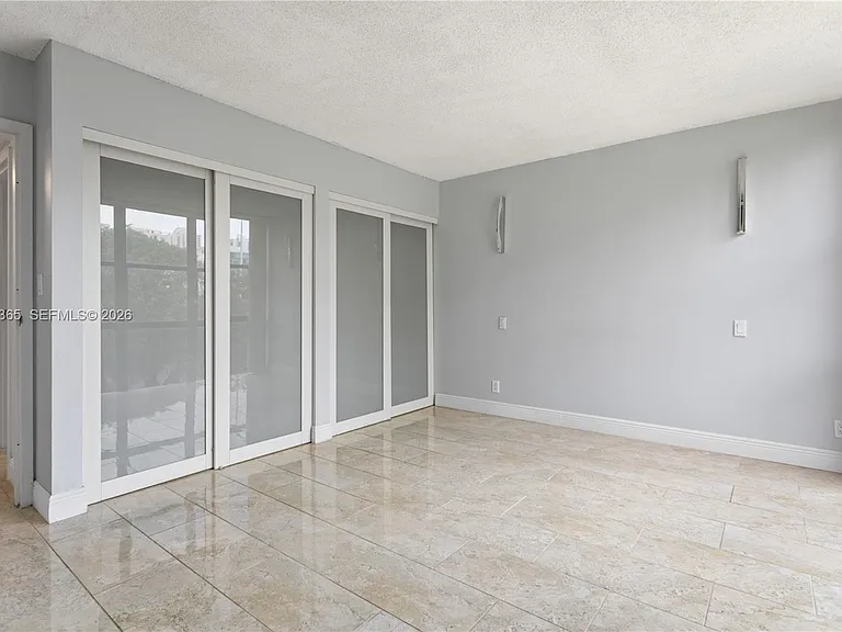 17021 N Bay Rd #429 — Photo 31