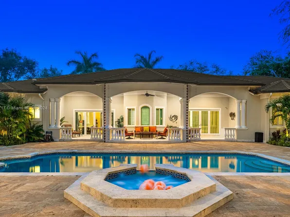 6890 SW 94th St, Pinecrest, FL 33156