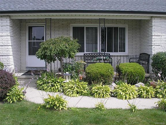 3rd image of 181 Lyndale Ave