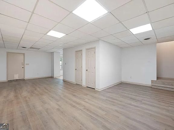 3rd image of 55 Bransford Rd