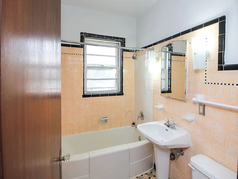 703 S Summit Ave — Photo 47