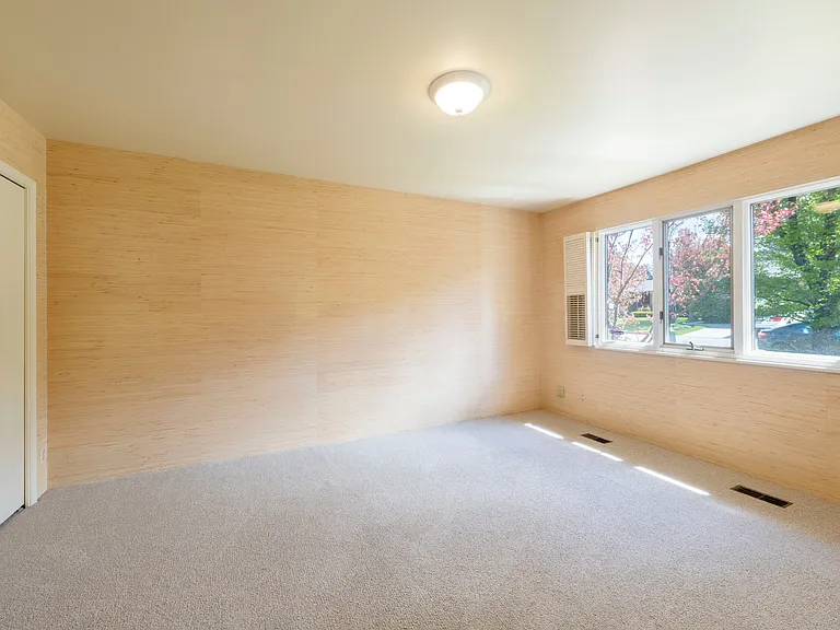 1038 S Oak Hills Way — Photo 12