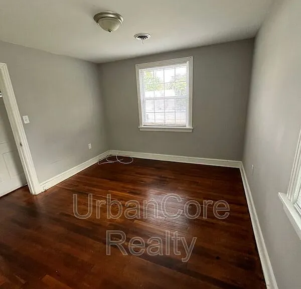 1807 National St — Photo 12