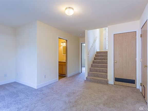 5th image of 11619 199th Avenue Ct E
