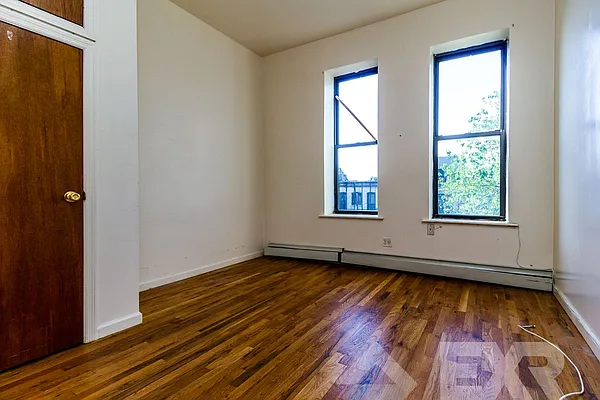 Rented by EXR | media 8