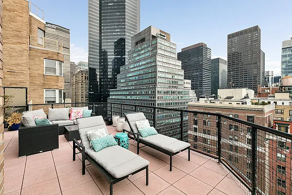 Rented by Compass | media 21