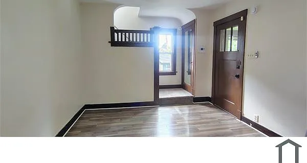 1420 Traymore Ave — Photo 9