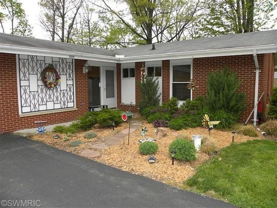1st image of 3016 Saint Joseph River Dr