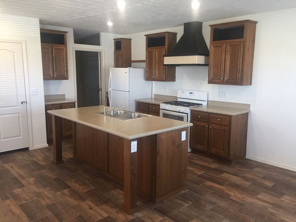 New Appliances w/Gas Range